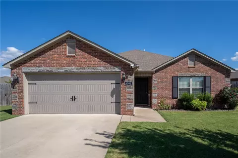 6301 Chalkstone Rd, Bentonville, AR 72713