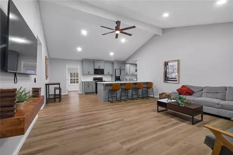 3 Garrison Ln, Bella Vista, AR 72714