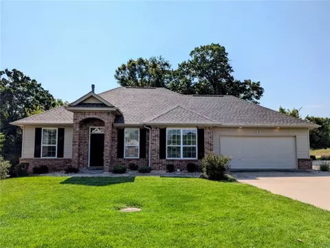 2 Parkridge Dr, Bella Vista, AR 72715