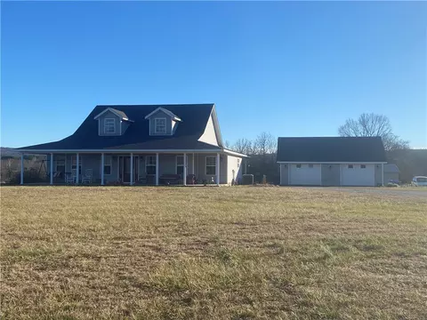 11801 Kinzer Rd, Prairie Grove, AR 72753