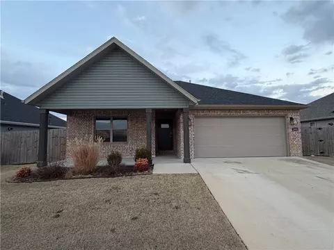 1803 E Hudson Dr, Siloam Springs, AR 72761