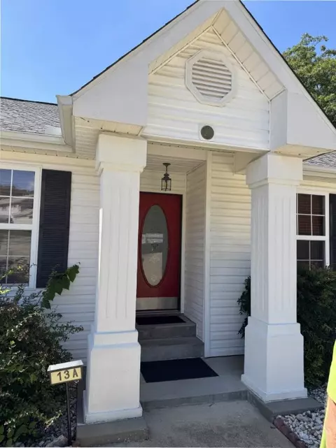 13 Green Meadow Ln #A, Holiday Island, AR 72631