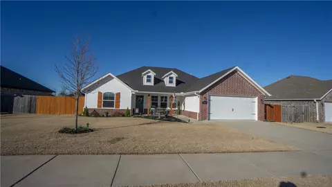 321 N Otoe St, Farmington, AR 72730