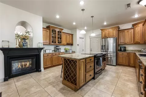 Kitchen - 814 Summit Loop, Rogers, AR 72756 photo 1 of 5