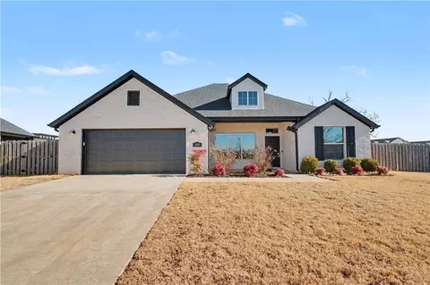 3005 S 20th St, Rogers, AR 72758