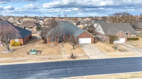 2204 SW Chinquapin Ave, Bentonville, AR 72713