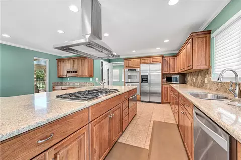 1325 Little Flock Dr, Rogers, AR 72756