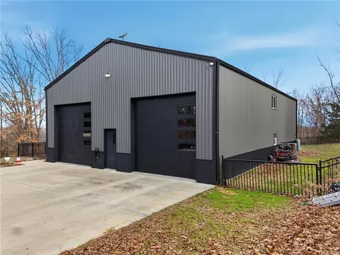 19475 Cotton Ln, Garfield, AR 72732