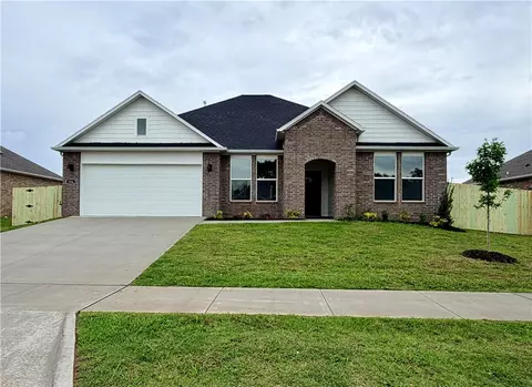 506 W Canada Dr, Farmington, AR 72730