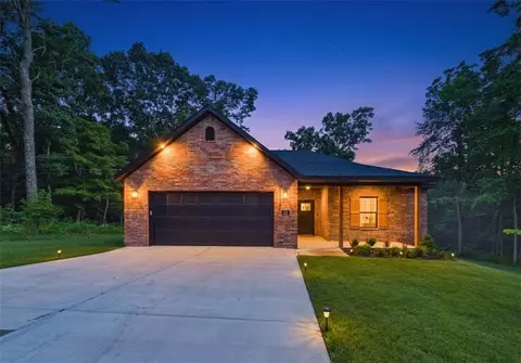 23 Ironside Ln, Bella Vista, AR 72715