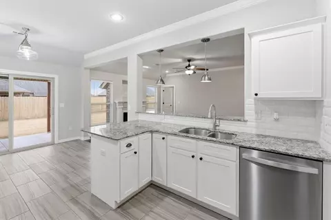 Kitchen - 300 Genoa Way, Centerton, AR 72719 photo 1 of 1