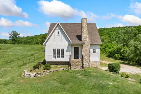 6935 Bear Creek Dr, Harrison, AR 72601
