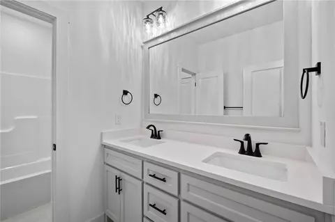 Bath - 1341 Greyback Ln, Centerton, AR 72719 photo 5 of 6