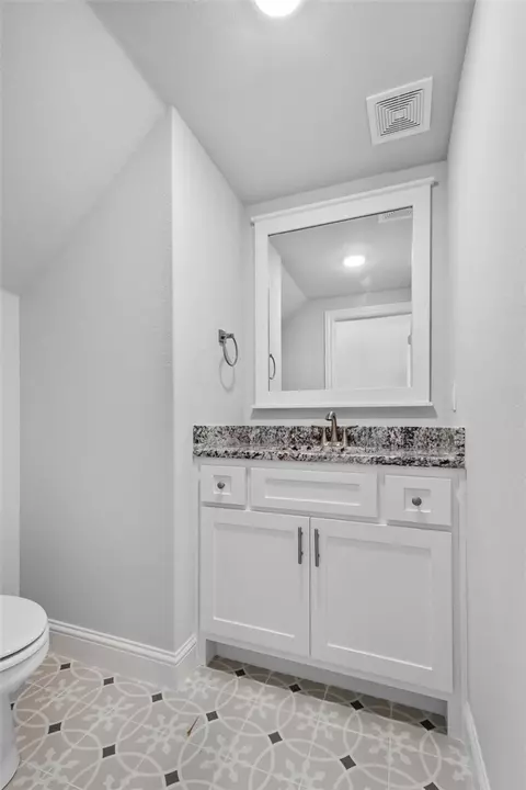 Bath - 1341 Greyback Ln, Centerton, AR 72719 photo 4 of 6