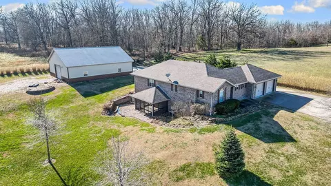 10309 Mcgruder Blvd, Cassville, MO 65625
