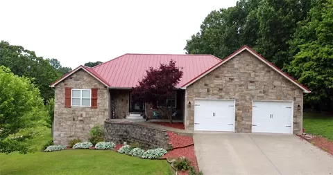 2100 Page Ln, Harrison, AR 72601