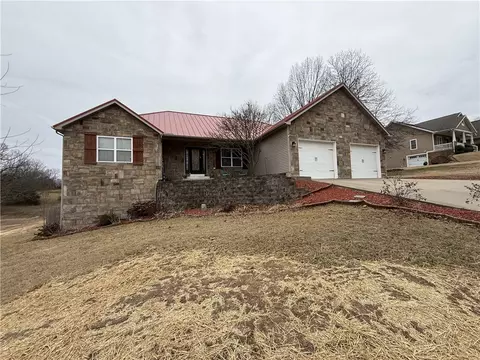 2100 Page Ln, Harrison, AR 72601