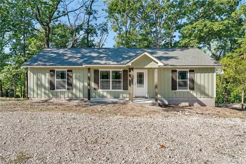 111 Ridge Rd, Eureka Springs, AR 72631