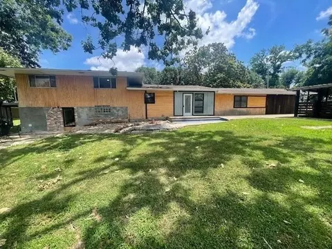 1110 NW 7th St, Bentonville, AR 72712