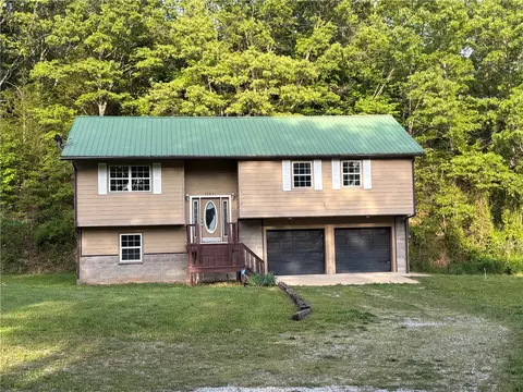 Exterior - 5682 Wade Rd, Harrison, AR 72601 photo 8 of 16