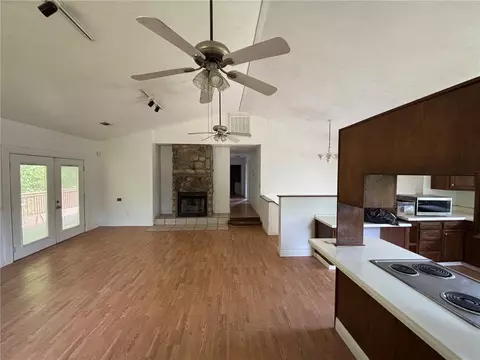 Living - 5682 Wade Rd, Harrison, AR 72601 photo 3 of 5