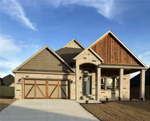 1100 Flat Rock St, Bentonville, AR 72713