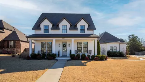 4985 E Sagely Ln, Fayetteville, AR 72703