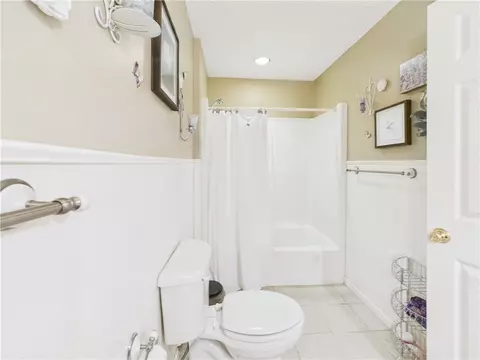 Bath - 308 3rd St, Harrison, AR 72601 photo 2 of 3