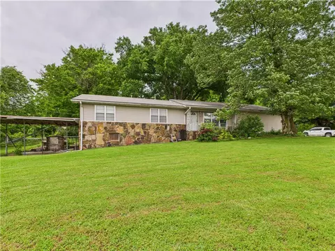 Exterior - 308 3rd St, Harrison, AR 72601 photo 2 of 2