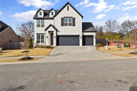 2963 N Whistle Post Dr, Fayetteville, AR 72704
