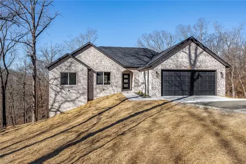 12 Claypole Ln, Bella Vista, AR 72715