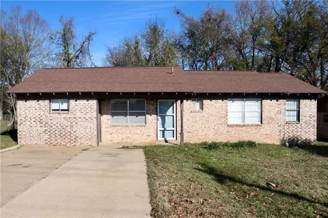 1308 W Oakland St, Clarksville, AR 72830