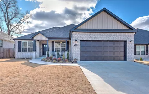 641 Harbison St, Bentonville, AR 72713