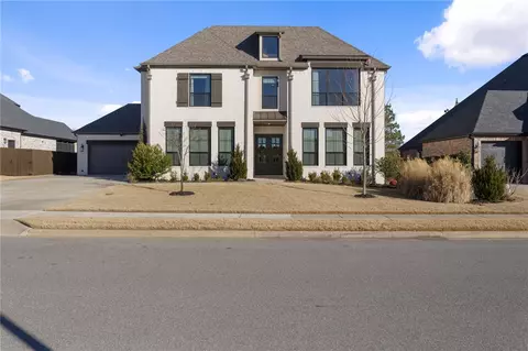 5615 S 58th St, Rogers, AR 72758