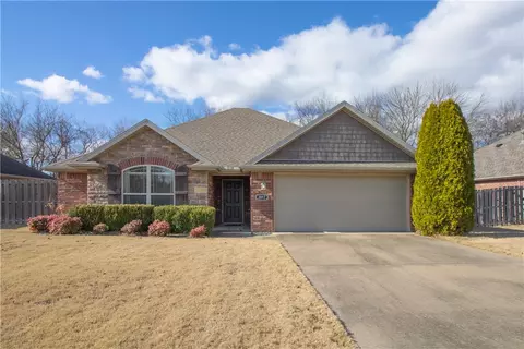 3017 N Raven Ln, Fayetteville, AR 72704