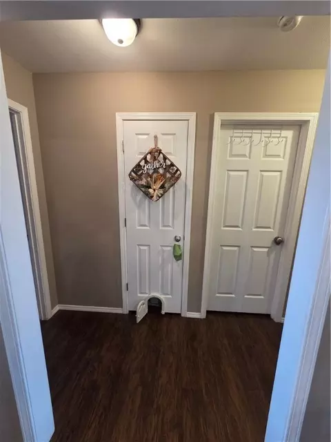 Entry Way - 1061 Hurley Rd, Dover, AR 72837 photo 1 of 2