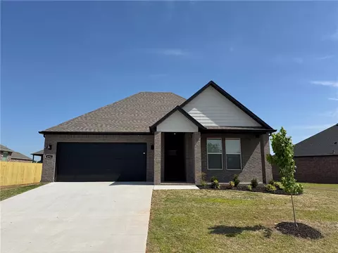 492 W Canada Dr, Farmington, AR 72730