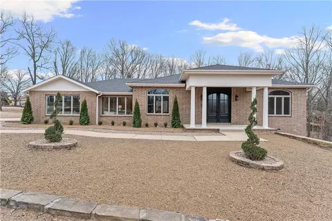 1 Barrow Cir, Bella Vista, AR 72715