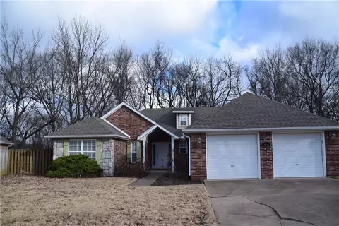 4946 W Waverly Rd, Fayetteville, AR 72704