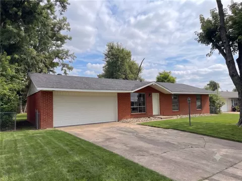 811 N 15th St, Rogers, AR 72756