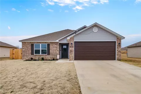 2657 Reynolds St, Pea Ridge, AR 72751