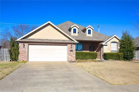 3800 SW High Point Ave, Bentonville, AR 72712