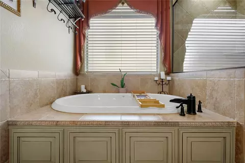 Bath - 5610 Brighton Rd, Rogers, AR 72758 photo 5 of 7