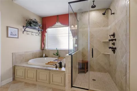 Bath - 5610 Brighton Rd, Rogers, AR 72758 photo 4 of 7