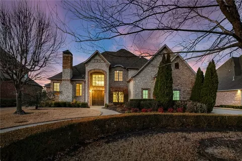 11 Oxford Dr, Rogers, AR 72758