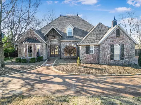 5429 Chardonnay Ct, Rogers, AR 72758