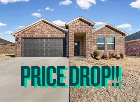 2211 S 9th St, Rogers, AR 72758