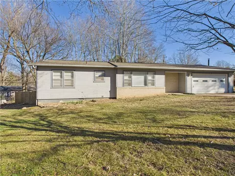 611 Tamarind St, Harrison, AR 72601