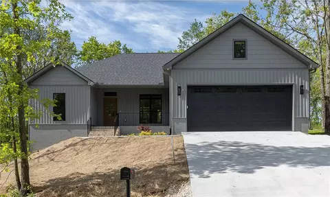6 Cargill Ln, Bella Vista, AR 72715