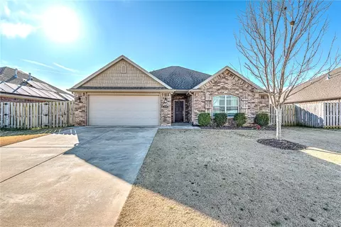 408 W Laurel Ave, Rogers, AR 72758